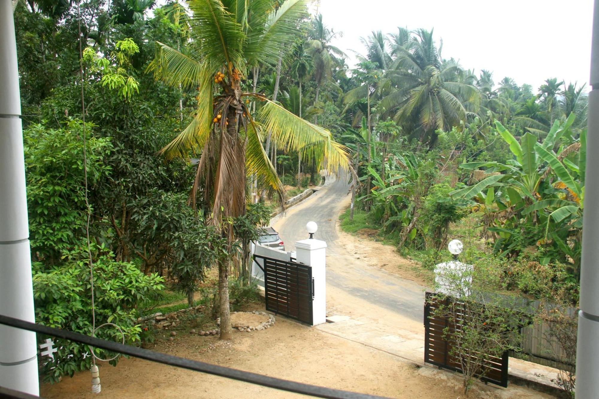The Breeze Pinnawala Pinnawala  Bagian luar foto